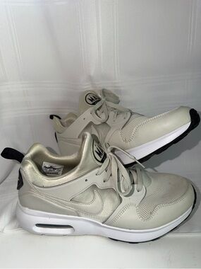 Lightly worn men’s Nike Air Max Prime